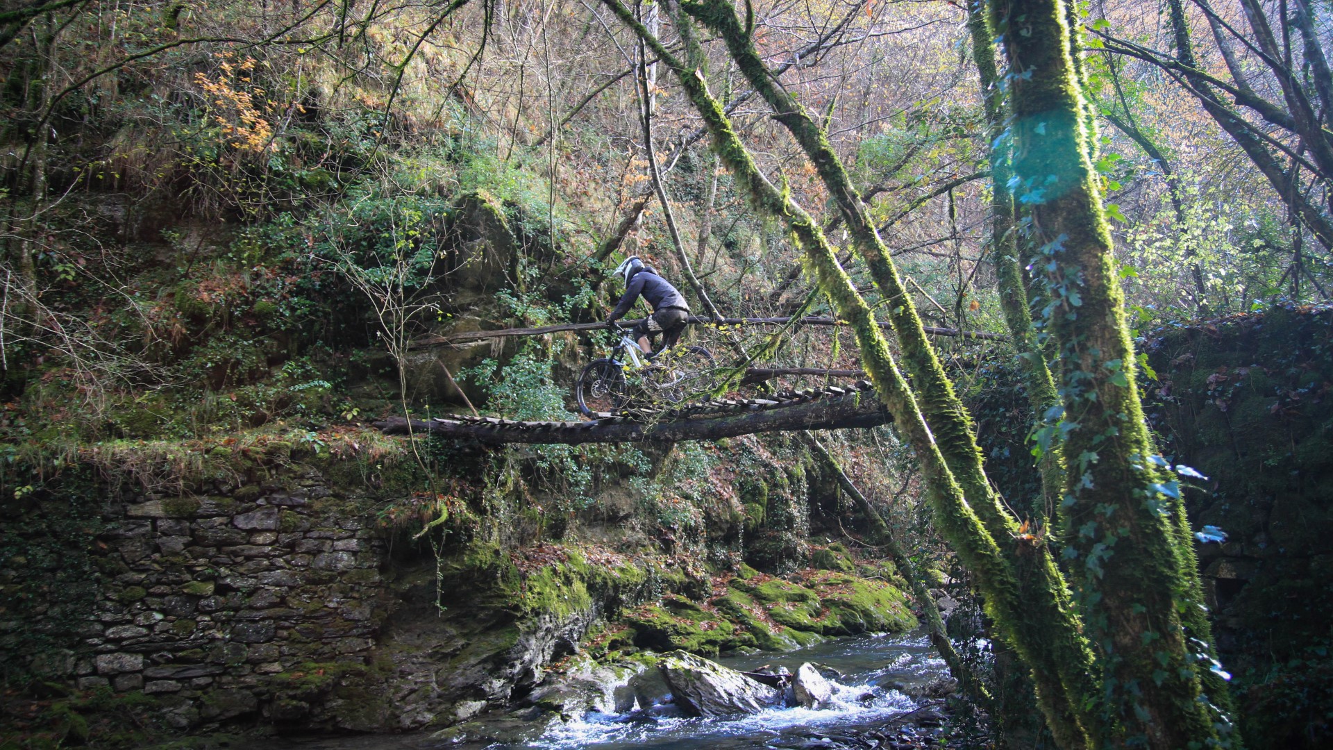 Molini di Triora: enduro au naturel avec FreerideSpirit Molini di Triora: enduro au naturel avec FreerideSpirit