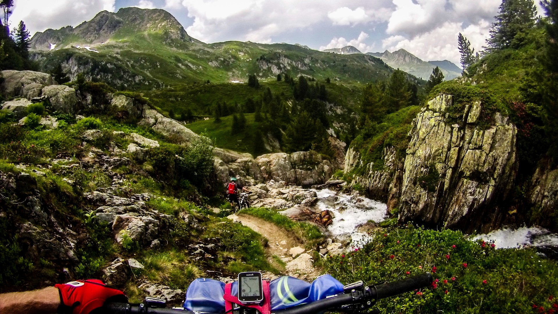 Tour du massif du Beaufortain, en bike et bivouac Tour du massif du Beaufortain, en bike et bivouac